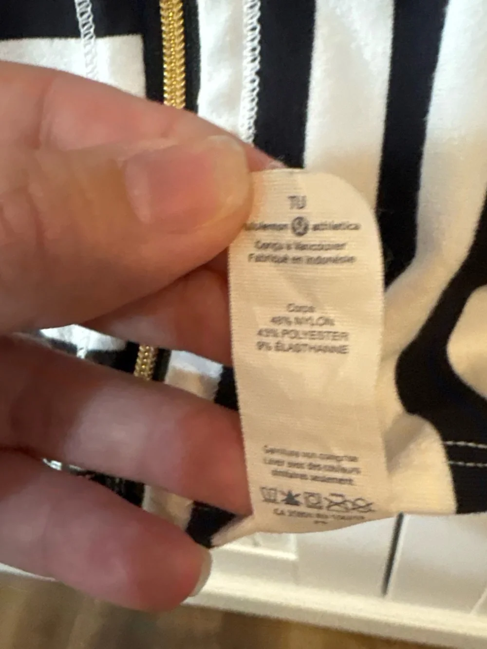 Lululemon Black White Striped Infinity Scarf OS Scandinavian Quiet Luxury